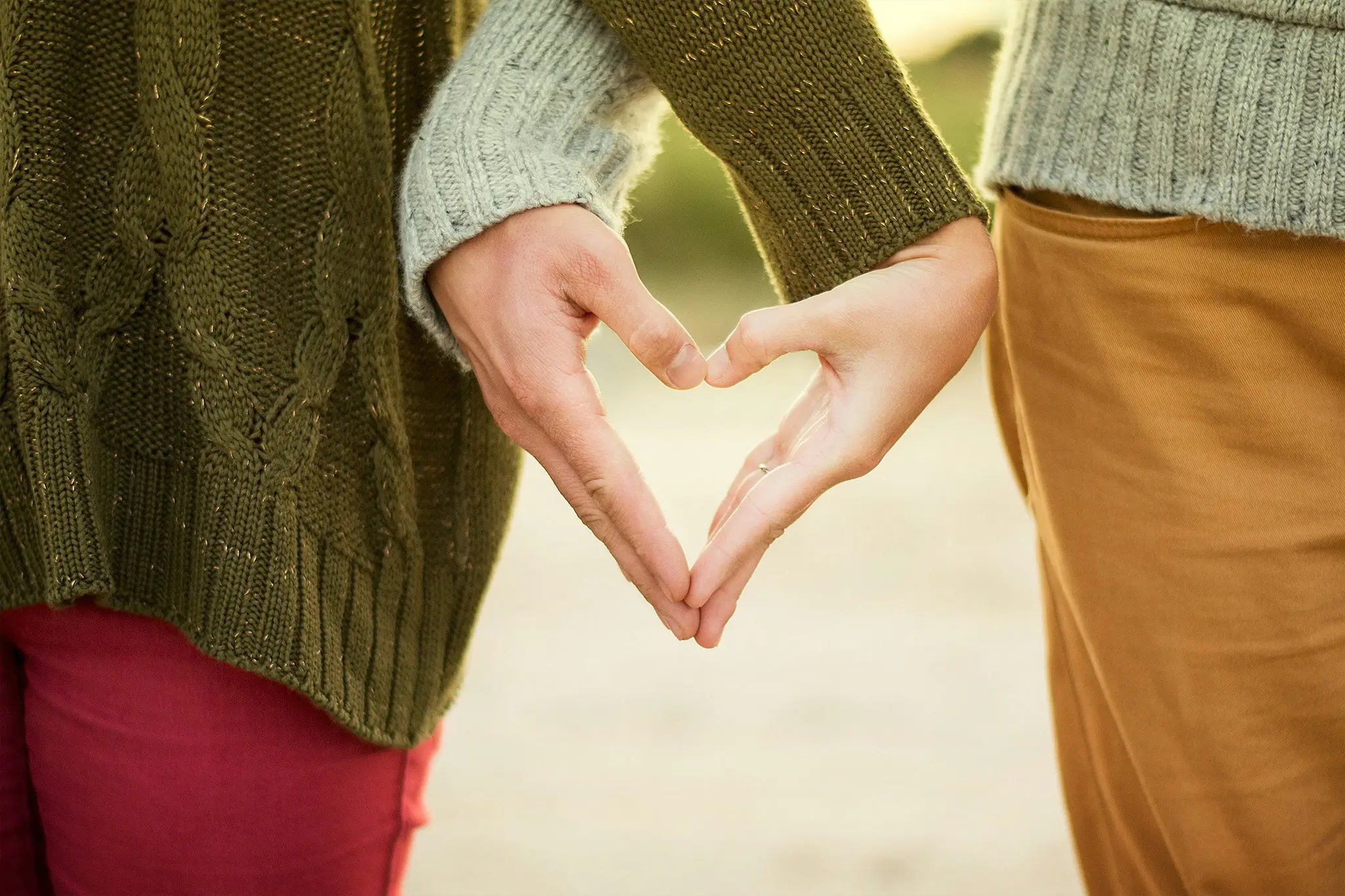Couple experiencing roommate syndrome — emotional disconnection in relationship